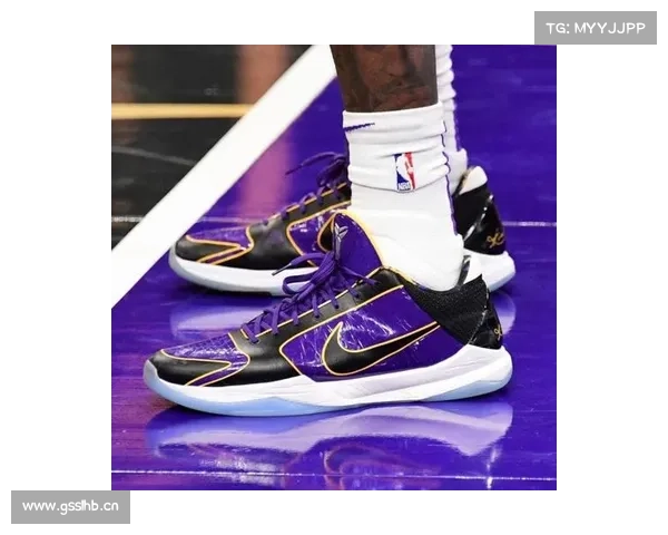 NBA 球鞋合集!詹姆斯上脚「湖人冠军战靴」! NBA 球鞋合集!詹姆斯上脚「湖人冠军战靴」!