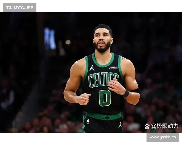 NBA球员着装品味,谁帅谁独特,看到最后,我忍不住笑了 NBA球员着装品味,谁帅谁独特,看到最后,我忍不住笑了